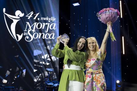 Anika_Tinkara_zmagovalki_MMS_2022_Avditorij_Portorož_9.7.2022_foto_AlesRosa