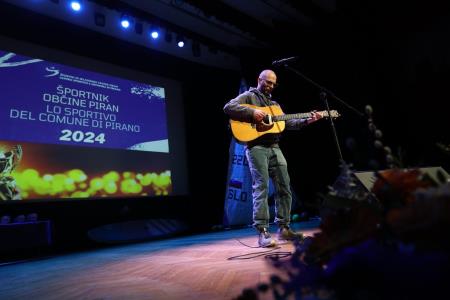 0e0f3b82-e7e7-479a-967e-d6efb9b1169b