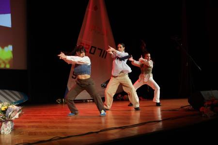 1e997726-c082-475d-8b7f-a01c38a758dc