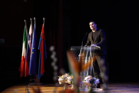 54e11d52-4be0-4302-801f-b7d2b85ca34d